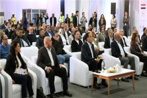 رئيس الوزراء يفتتح المرحلة الأولى من «أوبيليسك لتوليد الكهرباء» بنجع حمادي 