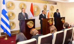 "عبدالعاطي"يؤكد لنظيره القبرصي أهمية تعزيز التعاون فى ملف الطاقة بالشرق الأوسط ويؤكد ضرورةمحورية التعاون الثلاثي مع اليونان وقبرص