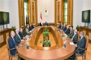 الرئيس السيسي يؤكد أهمية الاستثمار في رأس المال البشري بالتدريب وتطوير المهارات  