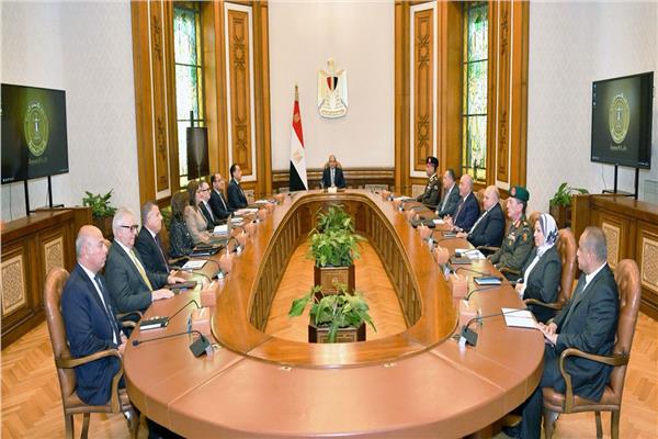 الرئيس السيسي يؤكد أهمية الاستثمار في رأس المال البشري بالتدريب وتطوير المهارات  