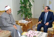 الرئيس السيسي يجري اتصالًا هاتفيًا بشيخ الأزهر للاطمئنان على صحته 