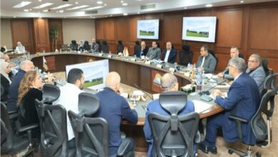 محافظ الجيزة يعقد اللقاء الأسبوعي لبحث شكاوى المواطنين 