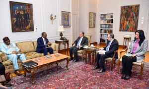 وزير الخارجية يستقبل رئيس لجنة العشرة الأفريقية لإصلاح مجلس الأمن