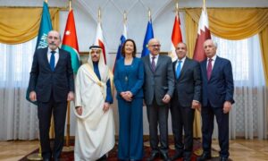 وزراء خارجية مصر والسعودية والأردن والبحرين وقطر يبحثون الاوضاع فى غزة