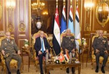 المتحدث العسكرى : وزير الدفاع ونظيره التونسي يبحثان تعزيز التعاون العسكري 