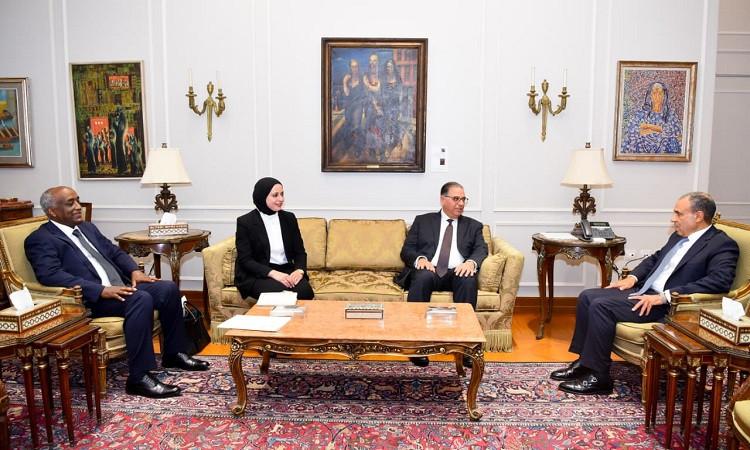 عبد العاطي يلتقي نواب الوزير ويؤكد تكامل الأدوار لدعم أولويات السياسة الخارجية 