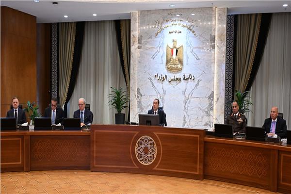 رئيس الوزراء يستعرض ملفات المشهد الإقليمي والدولي ..ويؤكد: مطلوب منّا أن نقرأ المتغيرات 