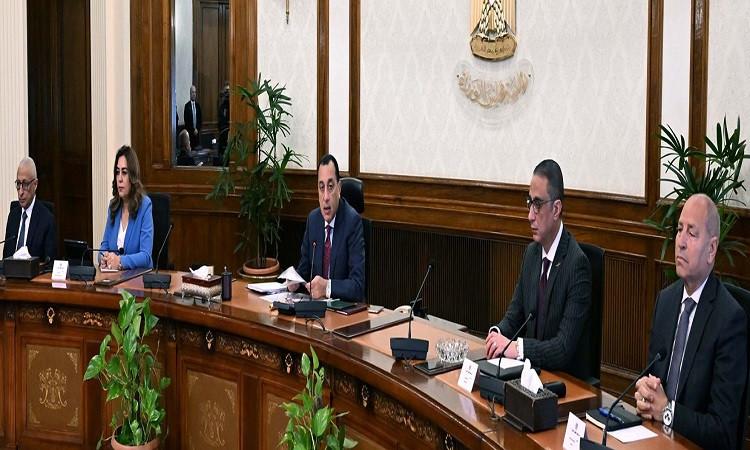 رئيس الوزراء يوجه بتوزيع نشرات دورية عن كل محافظة بمستوى الخدمات وحجم الشكاوى