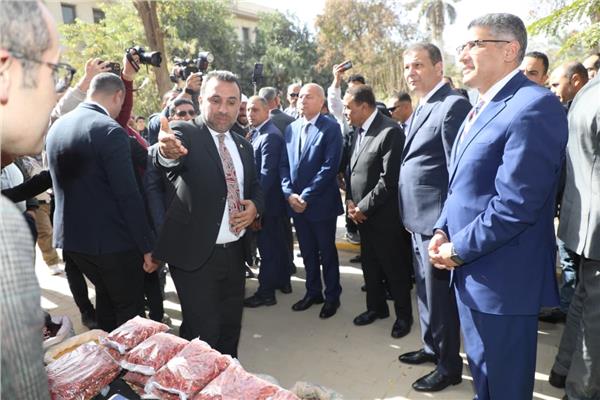 وزير الزراعة: محاصيل البرتقال والبطاطس المصرية تغزو الأسواق العالمية