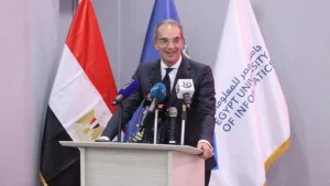 مصر توقع "اتفاقاً تاريخياً" للترددات مع شركات الاتصالات بـ3.5 مليار دولار