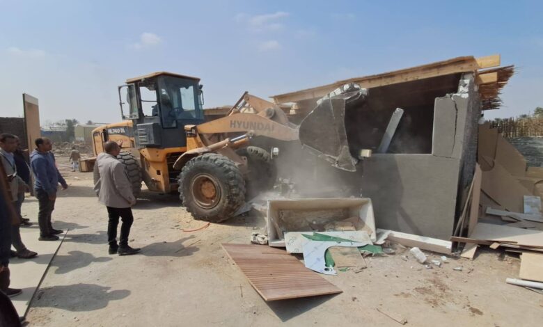 محافظة الجيزة تزيل ٢٤ حالة بناء مخالف وتعديات على الأراضي الزراعية بمراكز أبو النمرس وكرداسة ومنشأة القناطر