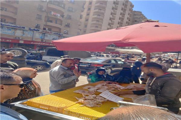 وزيرةالتنمية المحلية توجه بتنظيم حملات توعوية للأسواق في نطاق الجيزة 