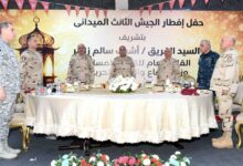 المتحدث العسكرى: وزير الدفاع يلتقي مقاتلي الجيش الثالث الميداني وقوات شرق القناة لمكافحة الإرهاب.. ويشاركهم تناول الإفطار