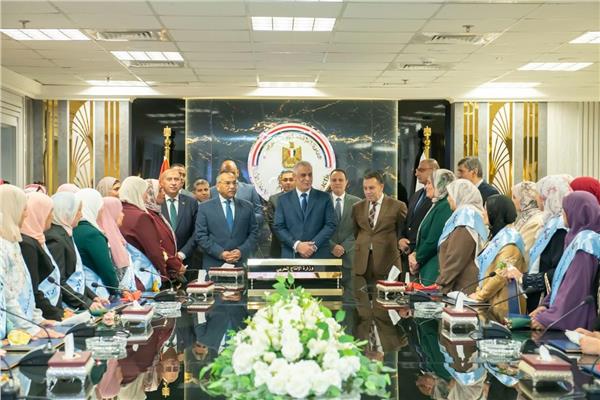 تكريم الأمهات المثاليات بالإنتاج الحربي 