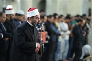 قراء الجامع الأزهر يحيون صلاة التراويح في الليلة الرابعة والعشرين من رمضان