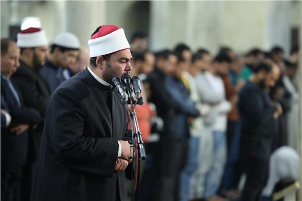 قراء الجامع الأزهر يحيون صلاة التراويح في الليلة الرابعة والعشرين من رمضان
