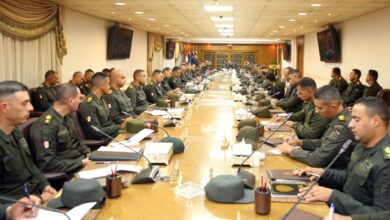 وزير الدفاع والإنتاج الحربى يلتقى عدداً من قادة الوحدات والوحدات الفرعية بالجيشين الثانى والثالث الميدانيين 