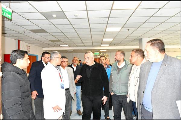 رئيس المستشفيات التعليمية يتفقد مستشفى الأحرار بالزقازيق لمتابعة أعمال التطوير