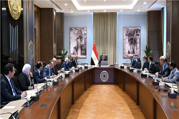 رئيس الوزراء يتابع الموقف التنفيذي لتشغيل وتطوير مطار العلمين الدولي 