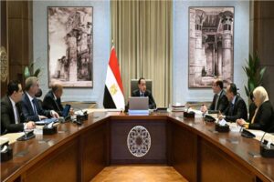 رئيس الوزراء يتابع موقف استعدادات قطاع الطاقة في ضوء التصعيد العسكري بالمنطقة