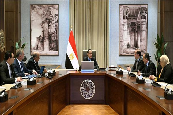 رئيس الوزراء يتابع موقف استعدادات قطاع الطاقة في ضوء التصعيد العسكري بالمنطقة