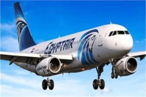 مصر للطيران تدعو المسافرين إلى دبي لمراجعة حجوزاتهم بعد تعديل جدول الرحلات 