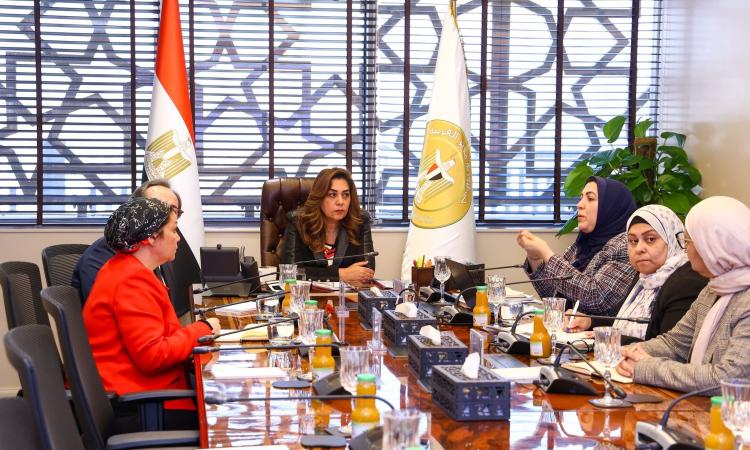 وزيرة التنمية المحلية تستعرض خطة تطوير الإدارة المتكاملة للبحيرات المصرية