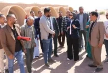 محافظ الوادي الجديد تتابع الموقف التنفيذي لمشروع إحياء قرية المعماري "حسن فتحي"