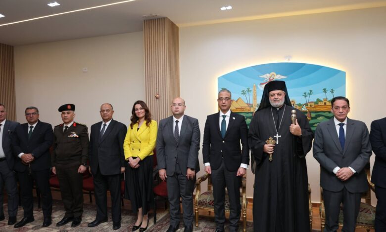 أخبارالجيزة:محافظ الجيزة يزور الكنيسة الكاثوليكية والانجيلية لتقديم التهنئة بمناسبة عيد القيامة المجيد ويهنىء المواطنين بشم النسيم