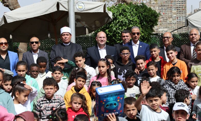 محافظ الجيزة: رصف 11 شارعًا ومتفرعاتهم بالانترلوك بمنطقة أرض الجمعية في إمبابة ضمن الخطة الاستثمارية بالحيزة 