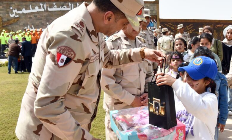 القوات المسلحة تشارك أطفال مصر الاحتفال بيوم اليتيم