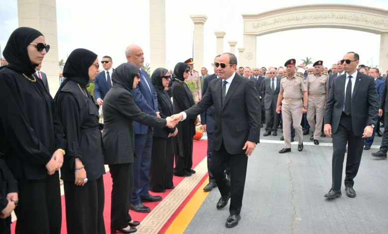 بمسجد المشير..الرئيس السيسى يتقدم مشيعى جنازة اللواء كمال مدبولى والد رئيس الوزراء 