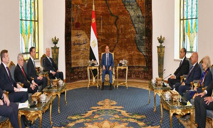 الرئيس السيسي يثمن الزخم المتنامي في العلاقات الثنائية مع روسيا