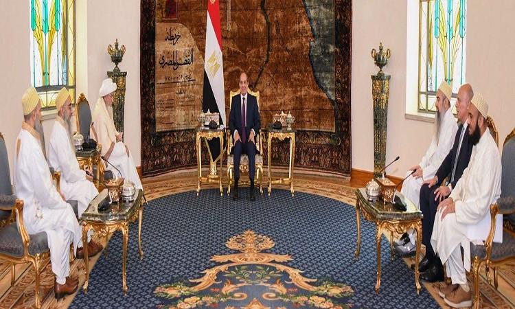 الرئيس السيسي يؤكد حرص مصر على الاستمرار في تطوير مساجد آل البيت بالبلاد 