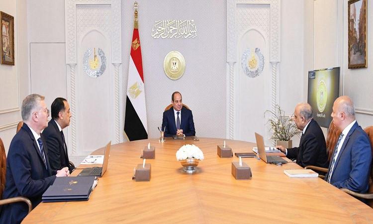 الرئيس السيسي يؤكد ضرورة التوسع المدروس في مشروعات الطاقة الجديدة والمتجددة 