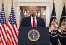 ترامب يلوّح مجددا بضرب جبل رأس الفأس في إيران  والخزانة الأميركية تفرض عقوبات جديدة وتتعهد بخنق الاقتصاد الإيراني