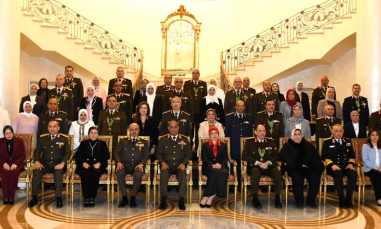 المتحدث العسكرى: وزير الدفاع يكرم عددا من القادة الذين أوفوا العطاء بالقوات المسلحة