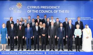 الرئيس السيسي يعود لارض الوطن عقب مشاركة مثمرة في الاجتماع التشاوري العربي الاوروبي