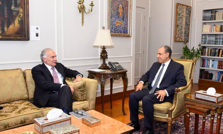 وزير الخارجية يؤكد للمبعوث الأممي ضرورة عقد جولة المفاوضات بين واشنطن وطهران 