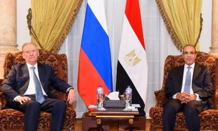 وزير الخارجية يؤكد لمساعد رئيس روسيا الاعتزاز بالشراكة بين البلدين