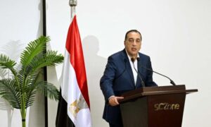 مدبولي: العمل عن بعد مازال مستمرا ..ولجنة الأزمة ستعقد اجتماعا لتحديد باقى القرارات 