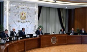 رئيس الوزراء يُتابع إجراءات مواجهة المخاطر المرتبطة بالمنصات والألعاب