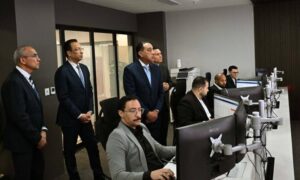رئيس الوزراء يتفقد مركز التحكم والسيطرة والدعم الفني بالعاصمة الجديدة