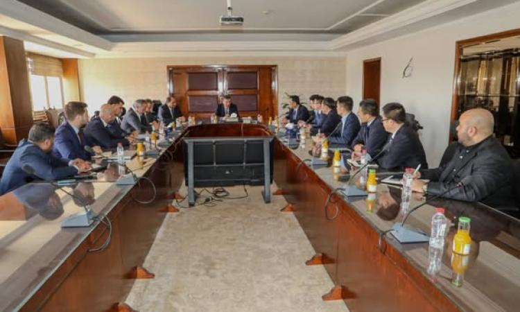 وزير الزراعةيبحث مع المستثمرين الصينيين التعاون في التصنيع الزراعي والتكولوجيا