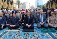 محافظ الجيزة يؤدي صلاة عيد الأضحى بساحة مسجد مصطفى محمود 
