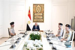 السيسي يوجه بالإسراع في تنفيذ المشروعات وتقديم أفضل خدمات للمواطنين