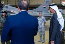 محمد بن زايد والسيسي يتفقدان "مفرزة مقاتلات مصرية" متمركزة في الإمارات 