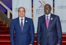 الرئيس السيسي يعرب عن اعتزاز مصر بعلاقاتها التاريخية مع كينيا خلال لقاء سيادته مع الرئيس الكيني