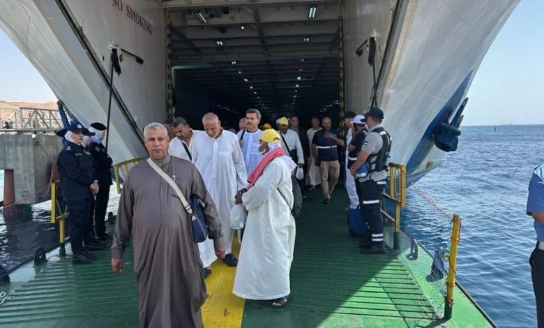 1424 حاجًا يصلون السعودية.. واستمرار رحلات الحج السياحي البري من ميناء نويبع