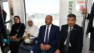 رحلة وزير النقل داخل المونوريل في أول أيام تشغيله